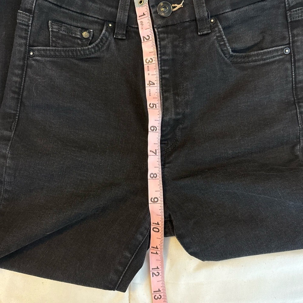 Sleek Black Skinny Jeans with Quality Denim - Picture 9 of 9